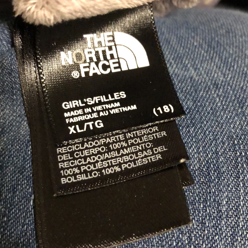 Girls North Reversible Vest - Picture 11 of 12